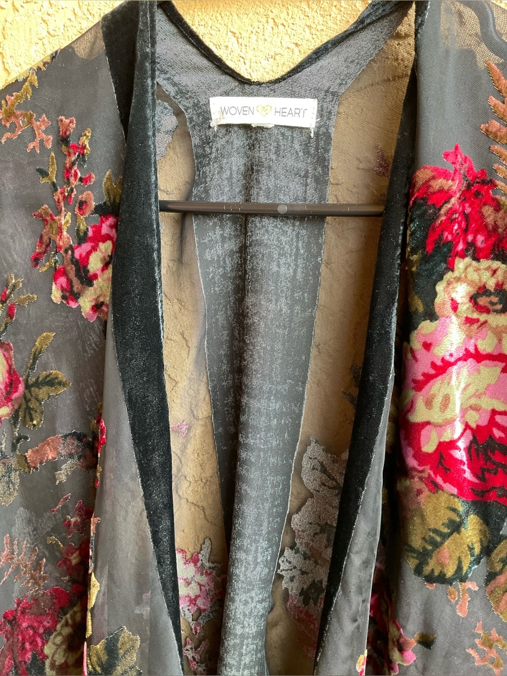 Woven Heart velvet kimono ROSES semi sheer , wine red, black, pink,
OSFM BOHO - Picture 14 of 16